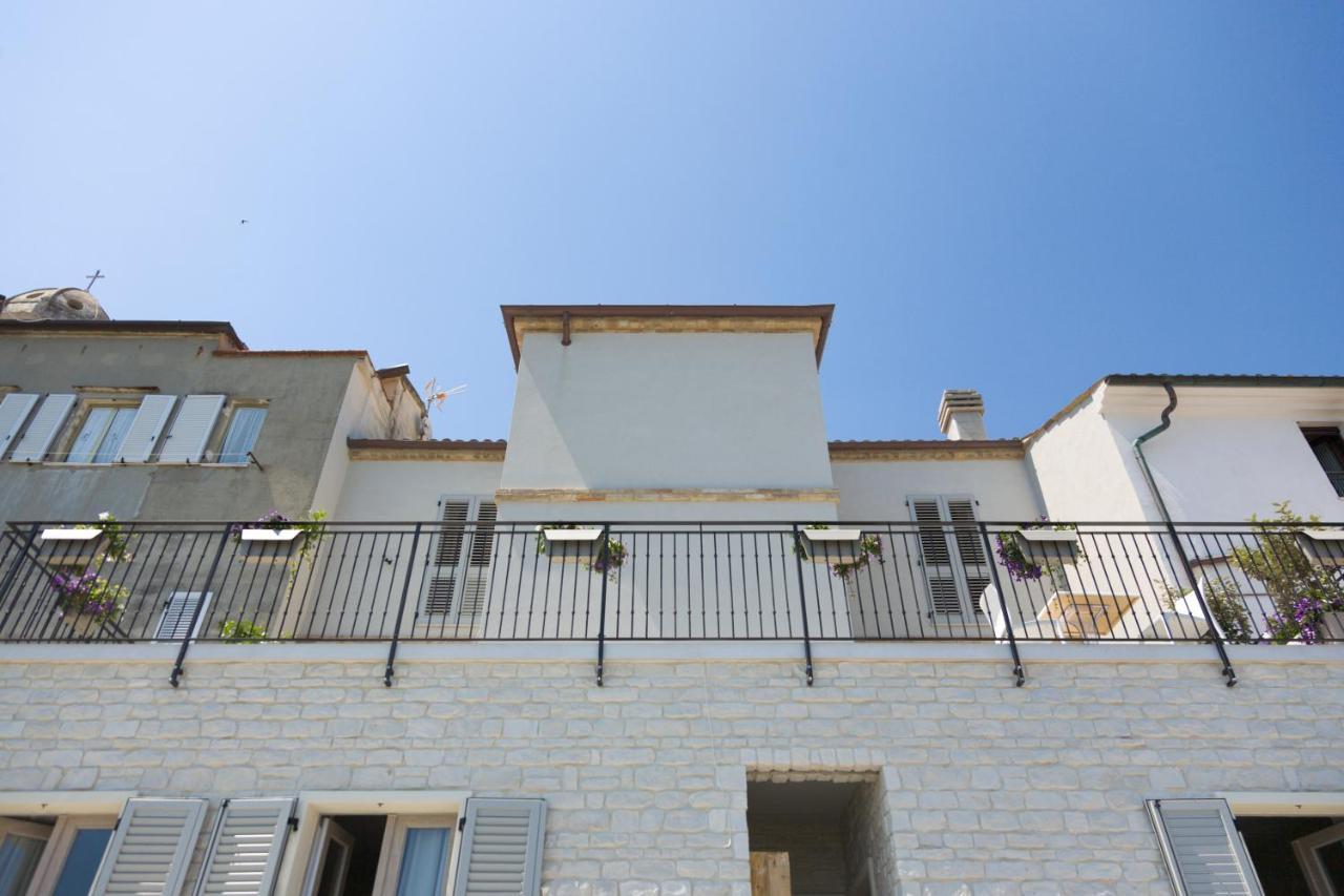 Diecidodici Boutiquerooms Sirolo Exterior photo